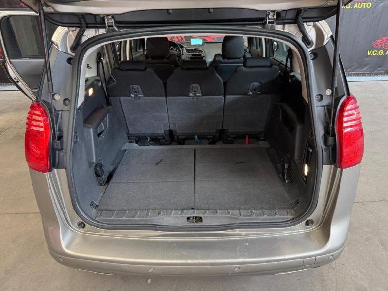 PEUGEOT 5008 1.6 HDi 112 Premium 