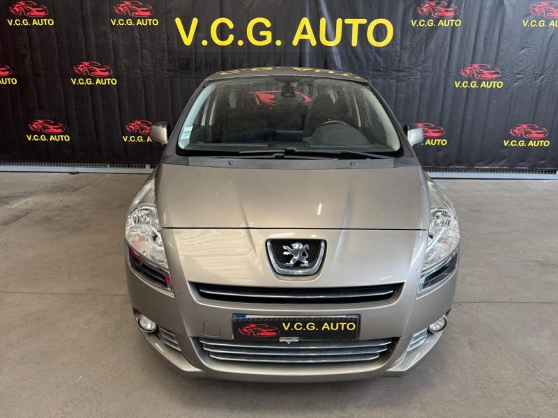 PEUGEOT 5008 1.6 HDi 112 Premium 
