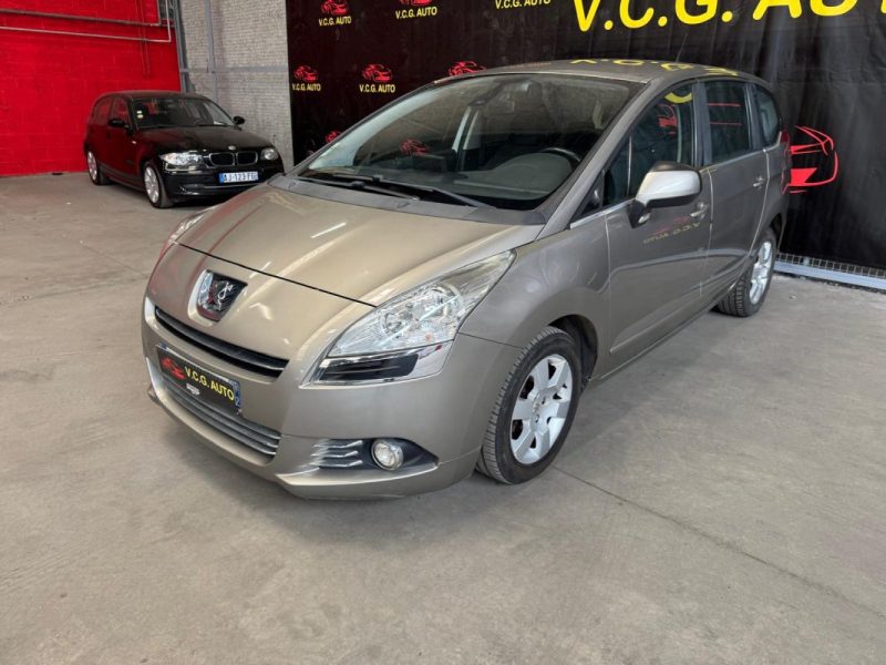 PEUGEOT 5008 1.6 HDi 112 Premium 