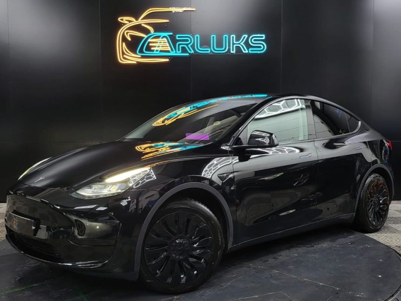 TESLA MODEL Y 300ch STANDARD + RWD