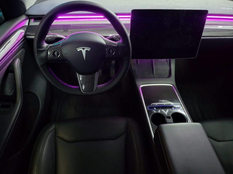 TESLA MODEL Y 300ch STANDARD + RWD