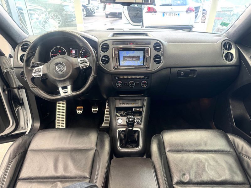 VOLKSWAGEN TIGUAN 2016