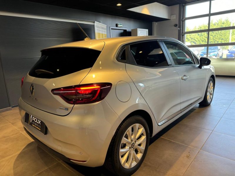 CLIO 5 E-TECH BUSINESS 140 SIEGES CHAUFFANTS / ENTRETIEN RENAULT / 4 PNEUS NEUFS