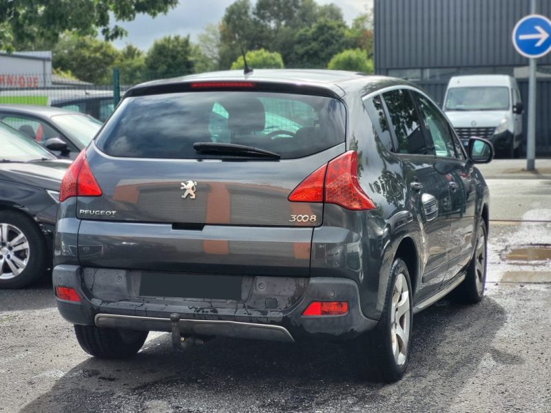 PEUGEOT 3008  2.0 HDi 150 cv - GARANTIE