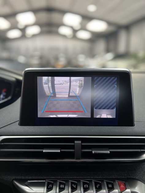 PEUGEOT 3008 1.2 PureTech 130ch - Entretien Peugeot - Garantie 1 an