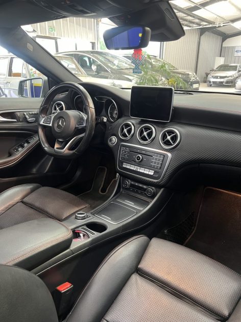 MERCEDES CLASSE A 200 d AMG-Line - Toit ouvrant - CarPlay - Sièges mémoires - Cuir 2016