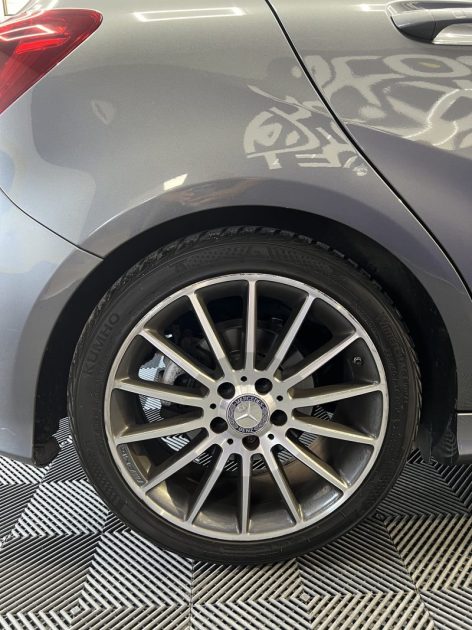 MERCEDES CLASSE A 200 d AMG-Line - Toit ouvrant - CarPlay - Sièges mémoires - Cuir 2016