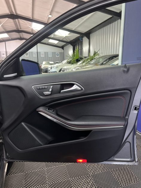 MERCEDES CLASSE A 200 d AMG-Line - Toit ouvrant - CarPlay - Sièges mémoires - Cuir 2016