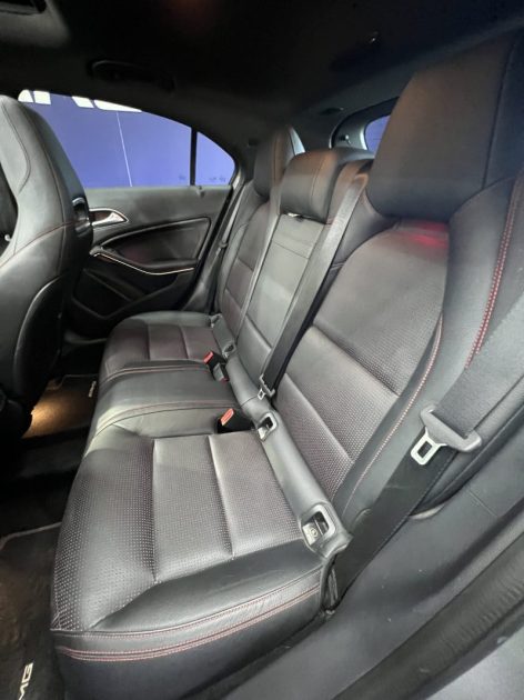 MERCEDES CLASSE A 200 d AMG-Line - Toit ouvrant - CarPlay - Sièges mémoires - Cuir 2016