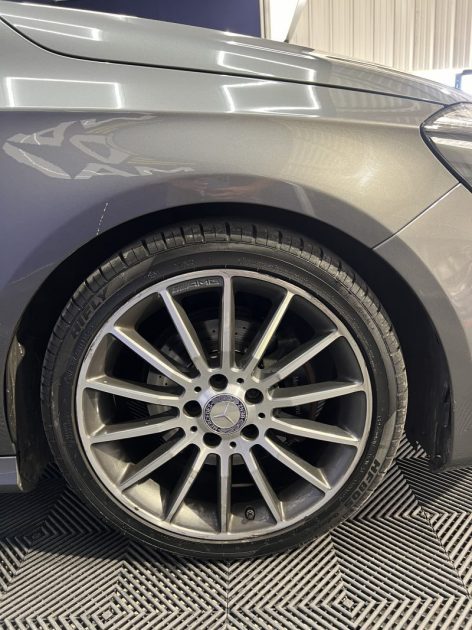 MERCEDES CLASSE A 200 d AMG-Line - Toit ouvrant - CarPlay - Sièges mémoires - Cuir 2016