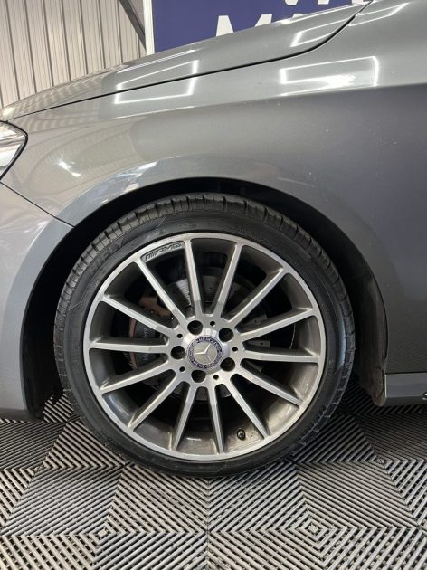 MERCEDES CLASSE A 200 d AMG-Line - Toit ouvrant - CarPlay - Sièges mémoires - Cuir 2016