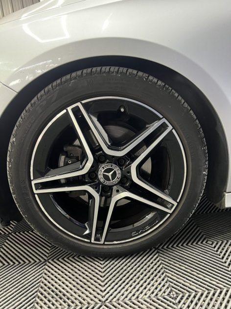 MERCEDES CLASSE A180 D AMG Line 7G-Dct - Toit ouvrant - Eclairage d\'ambiance - Carplay - GPS - 2018