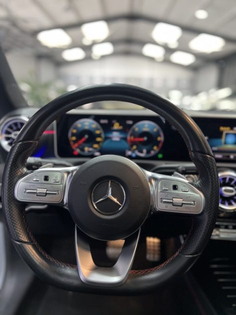 MERCEDES CLASSE A180 D AMG Line 7G-Dct - Toit ouvrant - Eclairage d\'ambiance - Carplay - GPS - 2018