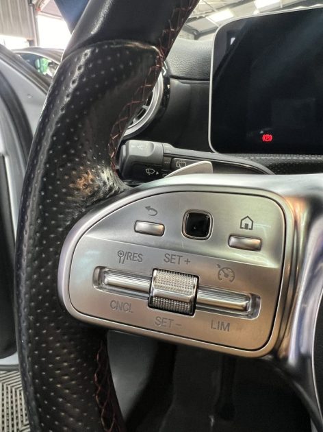 MERCEDES CLASSE A180 D AMG Line 7G-Dct - Toit ouvrant - Eclairage d\'ambiance - Carplay - GPS - 2018