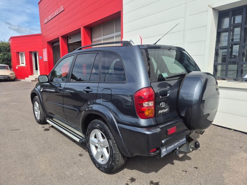 TOYOTA RAV4 2005