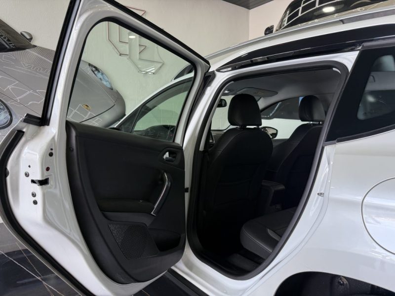 PEUGEOT 2008 2015 1.2 PureTech 110cv Urban Cross 