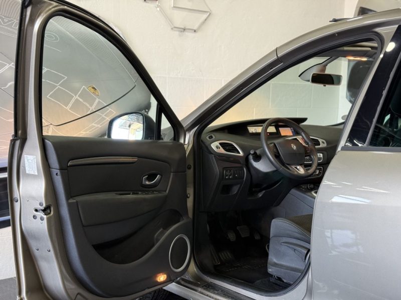 RENAULT MEGANE SCENIC 2010