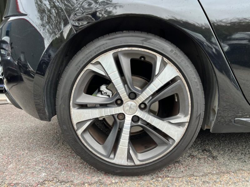 PEUGEOT 308 1.2 e-THP 130cv GT LINE - DISTRIBUTION NEUVE