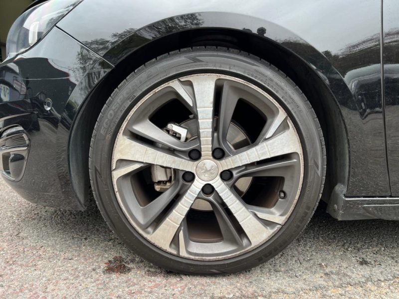 PEUGEOT 308 1.2 e-THP 130cv GT LINE - DISTRIBUTION NEUVE