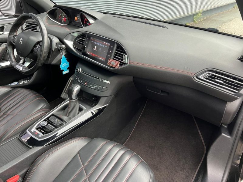 PEUGEOT 308 1.2 e-THP 130cv GT LINE - DISTRIBUTION NEUVE