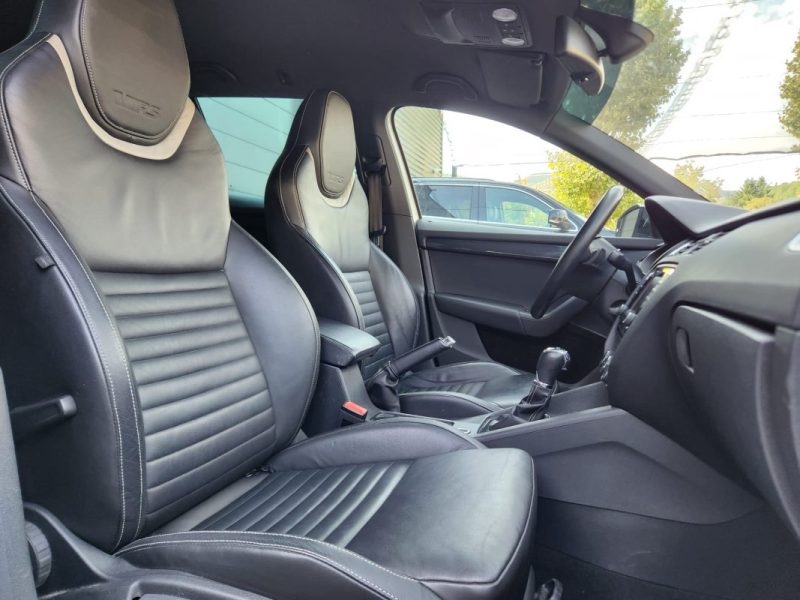 Skoda Octavia 2014 Combi 2.0 TSI 220 RS DSG*CUIR*XENON*