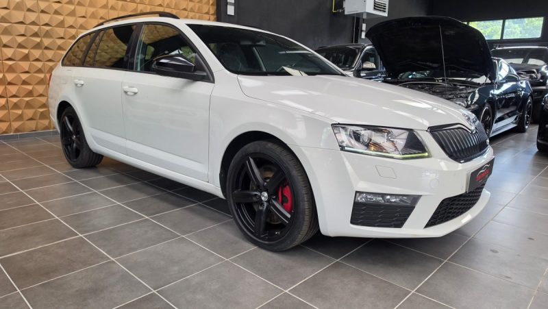 Skoda Octavia 2014 Combi 2.0 TSI 220 RS DSG*CUIR*XENON*