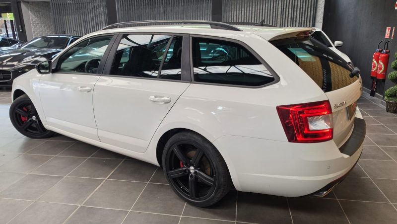 Skoda Octavia 2014 Combi 2.0 TSI 220 RS DSG*CUIR*XENON*