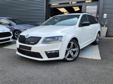 Skoda Octavia 2014 Combi 2.0 TSI 220 RS DSG*CUIR*XENON*