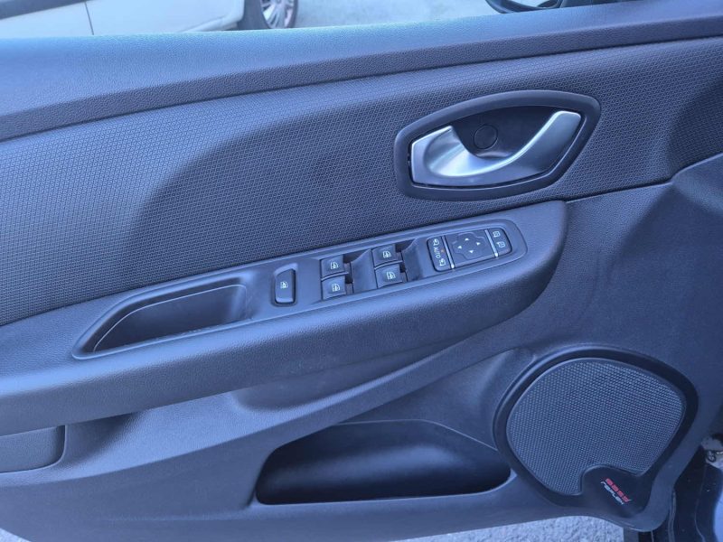 RENAULT CLIO 1.6 T 220ch RS Trophy