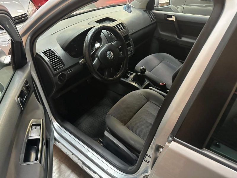 VOLKSWAGEN POLO 1.4 ESSENCE 75 CV 2004