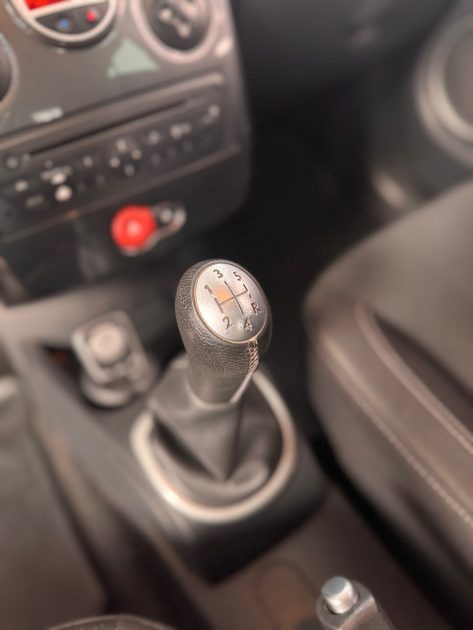 Renault Clio 1.2 LEV 75cv / TomTom / Distribution Neuve / Révisée / CT OK 