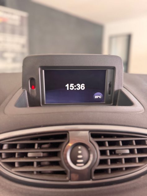 Renault Clio 1.2 LEV 75cv / TomTom / Distribution Neuve / Révisée / CT OK 