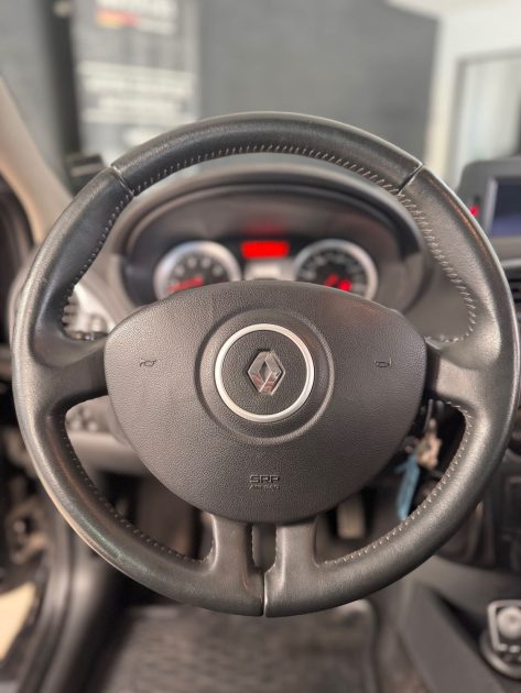 Renault Clio 1.2 LEV 75cv / TomTom / Distribution Neuve / Révisée / CT OK 