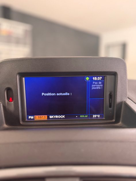 Renault Clio 1.2 LEV 75cv / TomTom / Distribution Neuve / Révisée / CT OK 