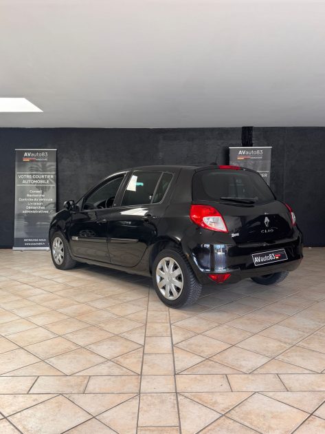 Renault Clio 1.2 LEV 75cv / TomTom / Distribution Neuve / Révisée / CT OK 