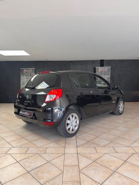 Renault Clio 1.2 LEV 75cv / TomTom / Distribution Neuve / Révisée / CT OK 