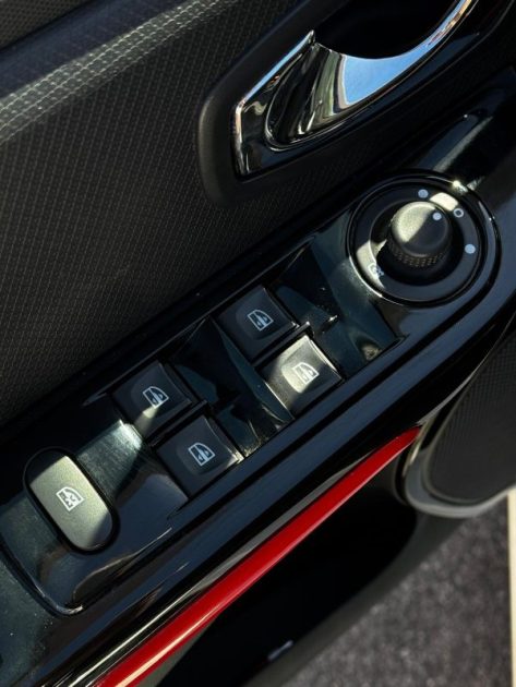 Renault Clio 1.5 Dci 90cv Limited Pack Red Touch/  Distribution neuve / Révisée CT OK