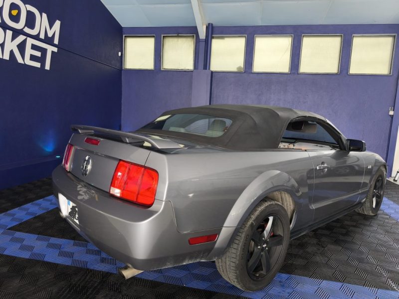FORD FORD MUSTANG CABRIOLET FINITION SOHC - V6 - 215 Cv - 4L - CAPOTE ELECTRIQUE - REGULATEUR DE VITESSE  2006