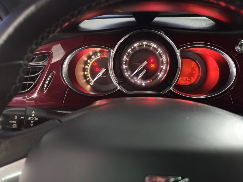 CITROEN CITROEN DS3 1.6 VTI 120 Cv - BI-TON - GPS - SIEGES CHAUFFANT - BOITE AUTOMATIQUE  2010