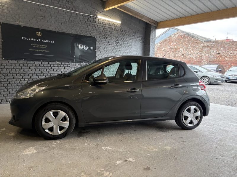 PEUGEOT 208 2013