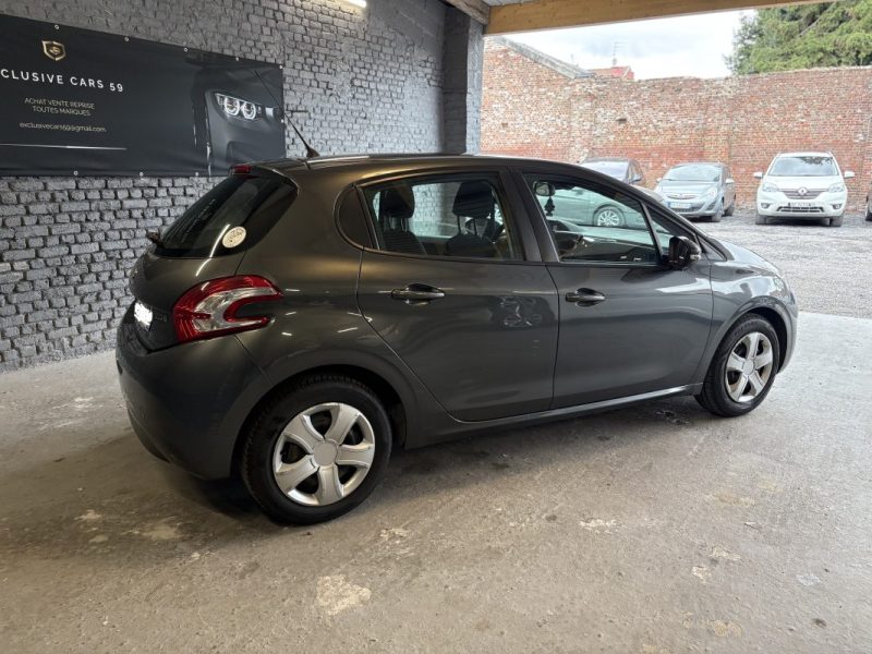 PEUGEOT 208 2013