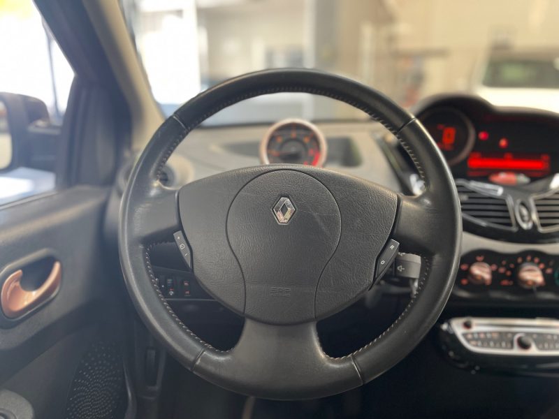 RENAULT TWINGO II GARANTIE 12 MOIS 1.5 DCI FAP eco2 75ch MISS SIXTY, HISTORIQUE LIMPINDE, SUPER ETAT