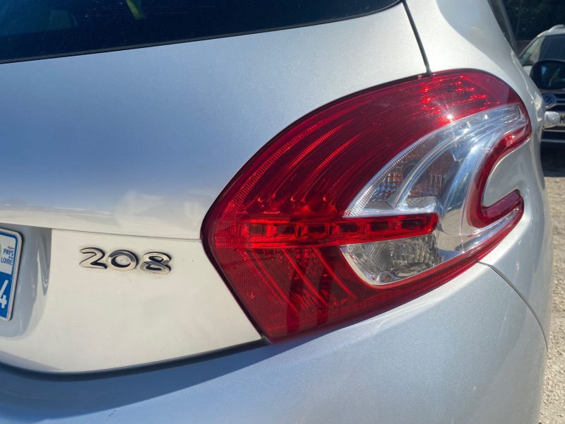 PEUGEOT 208 2013