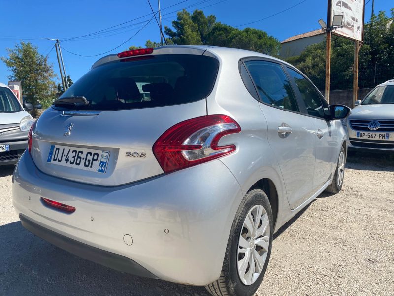 PEUGEOT 208 2013
