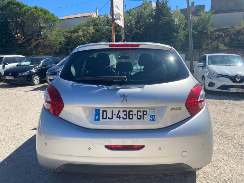 PEUGEOT 208 2013