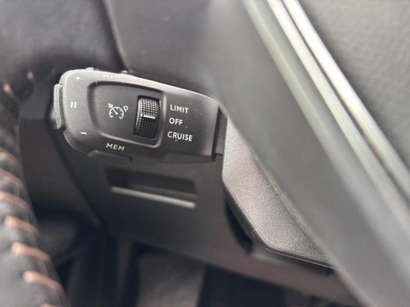 PEUGEOT 3008 1.5 BLUEHDI 130cv EAT8