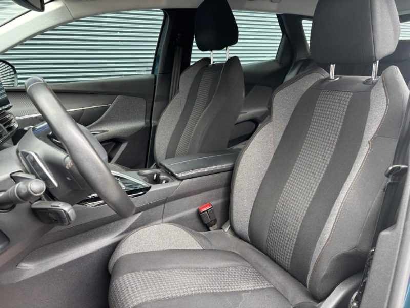 PEUGEOT 3008 1.5 BLUEHDI 130cv EAT8