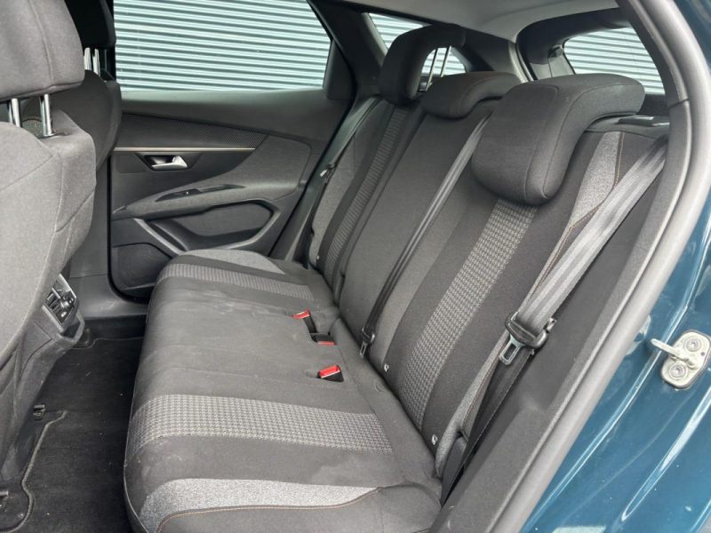 PEUGEOT 3008 1.5 BLUEHDI 130cv EAT8