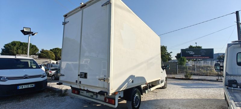 RENAULT MASTER 2.3dci 150 cv  20m3 caisse demenagement  2017