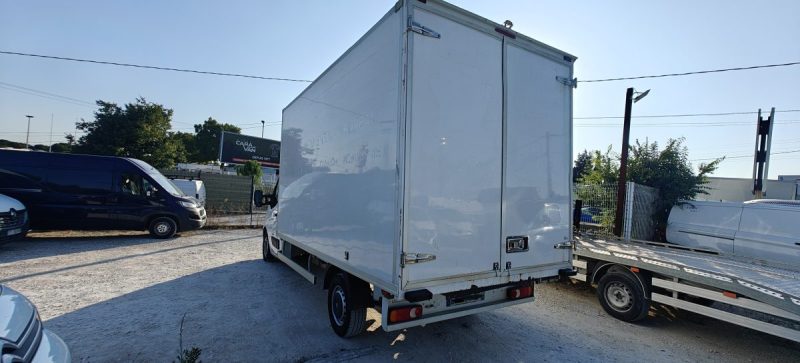 RENAULT MASTER 2.3dci 150 cv  20m3 caisse demenagement  2017